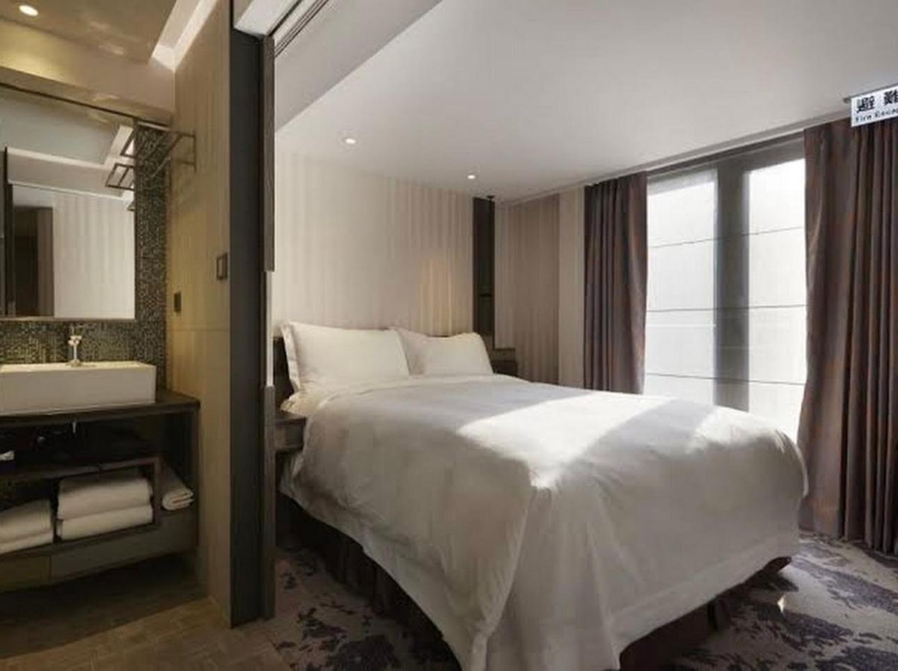 At Home Hotel Ximen Тайпей Екстериор снимка