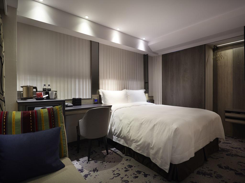 At Home Hotel Ximen Тайпей Екстериор снимка