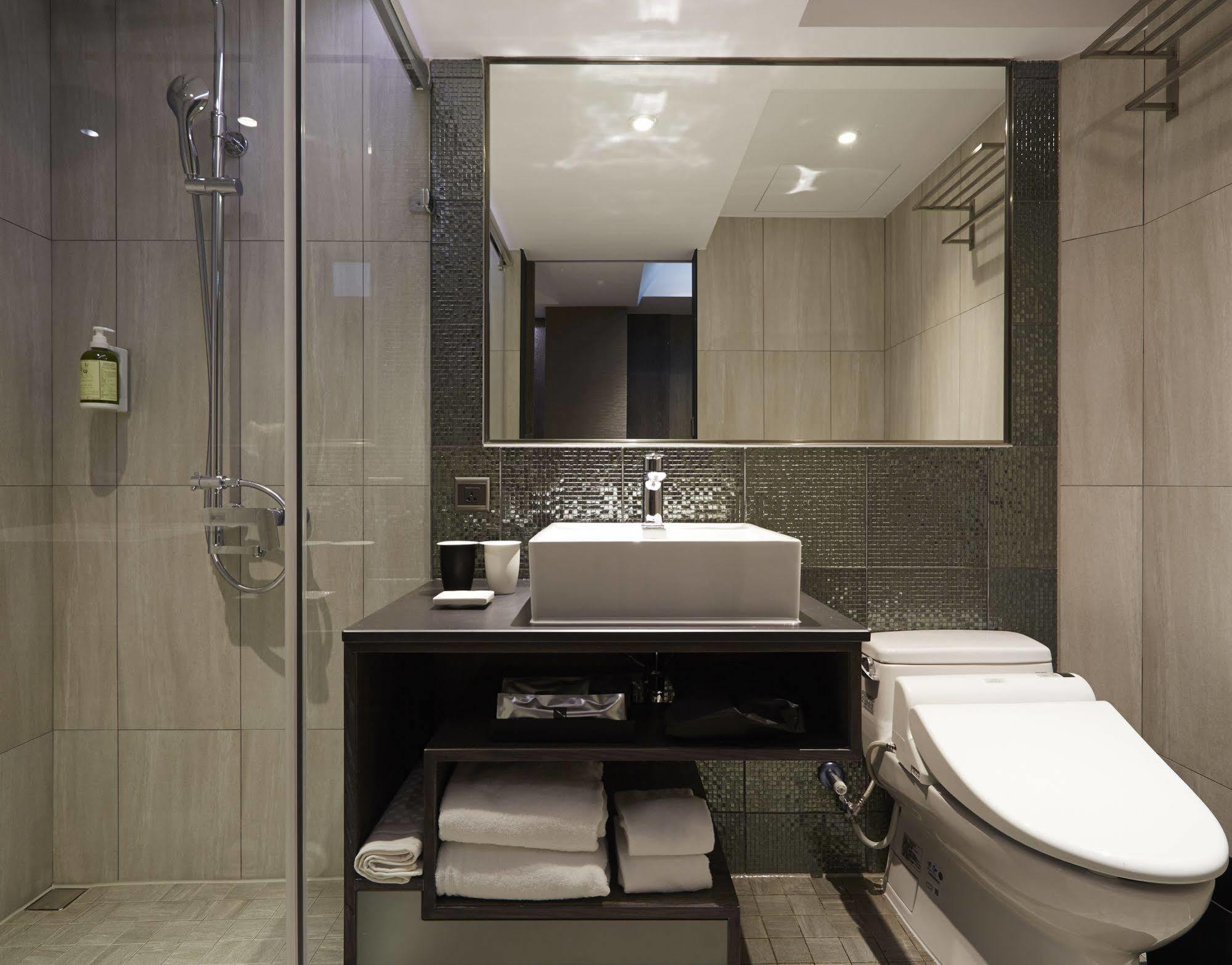 At Home Hotel Ximen Тайпей Екстериор снимка