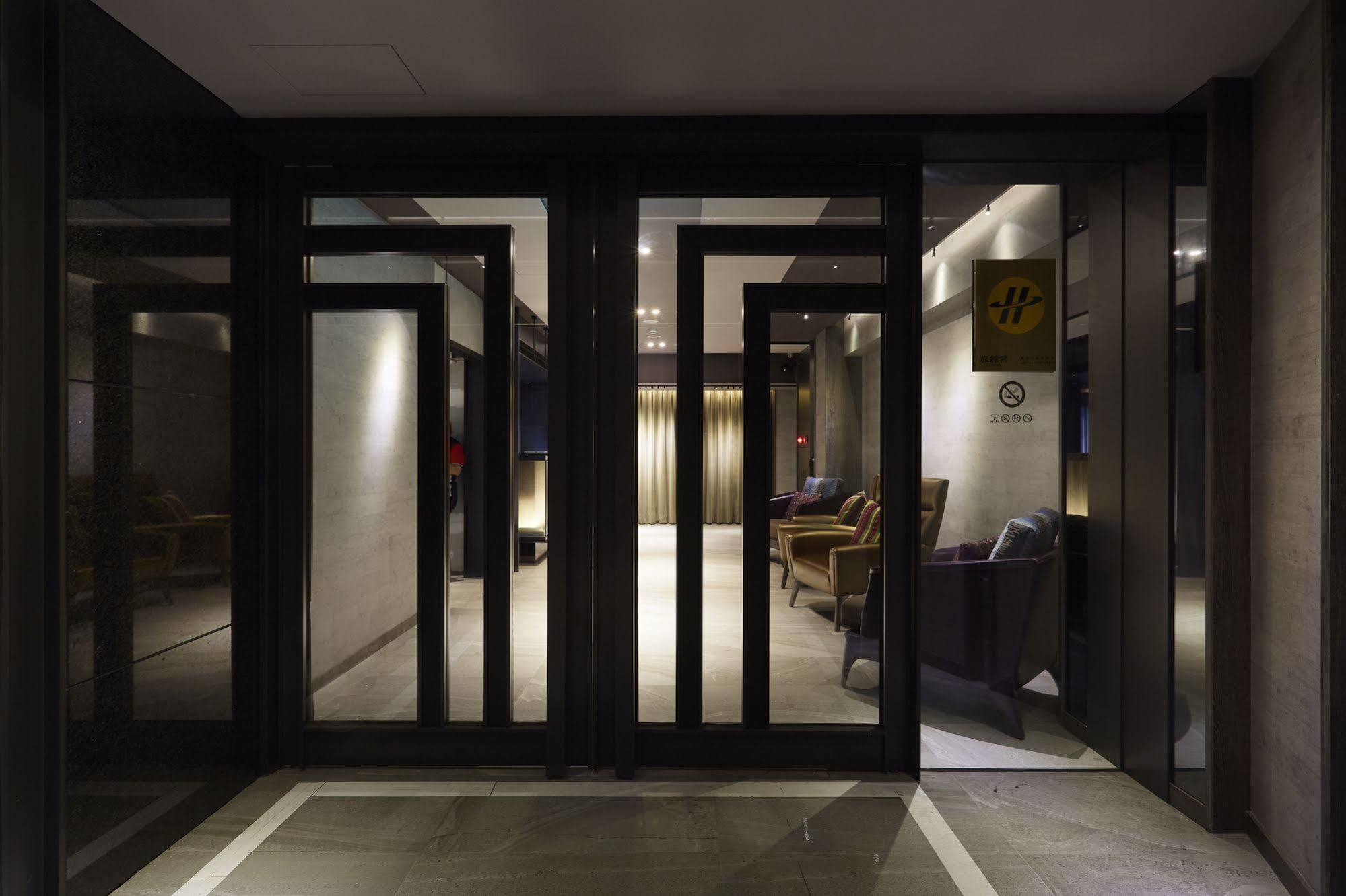 At Home Hotel Ximen Тайпей Екстериор снимка